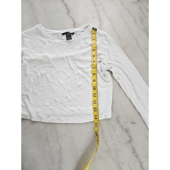 VICTORIA’S SECRET LONG SLEEVED WHITE TOP SIZE SMALL MSRP $50 - Picture 4 of 10
